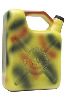 Wódka butelka w kształcie karnistra z paliwem